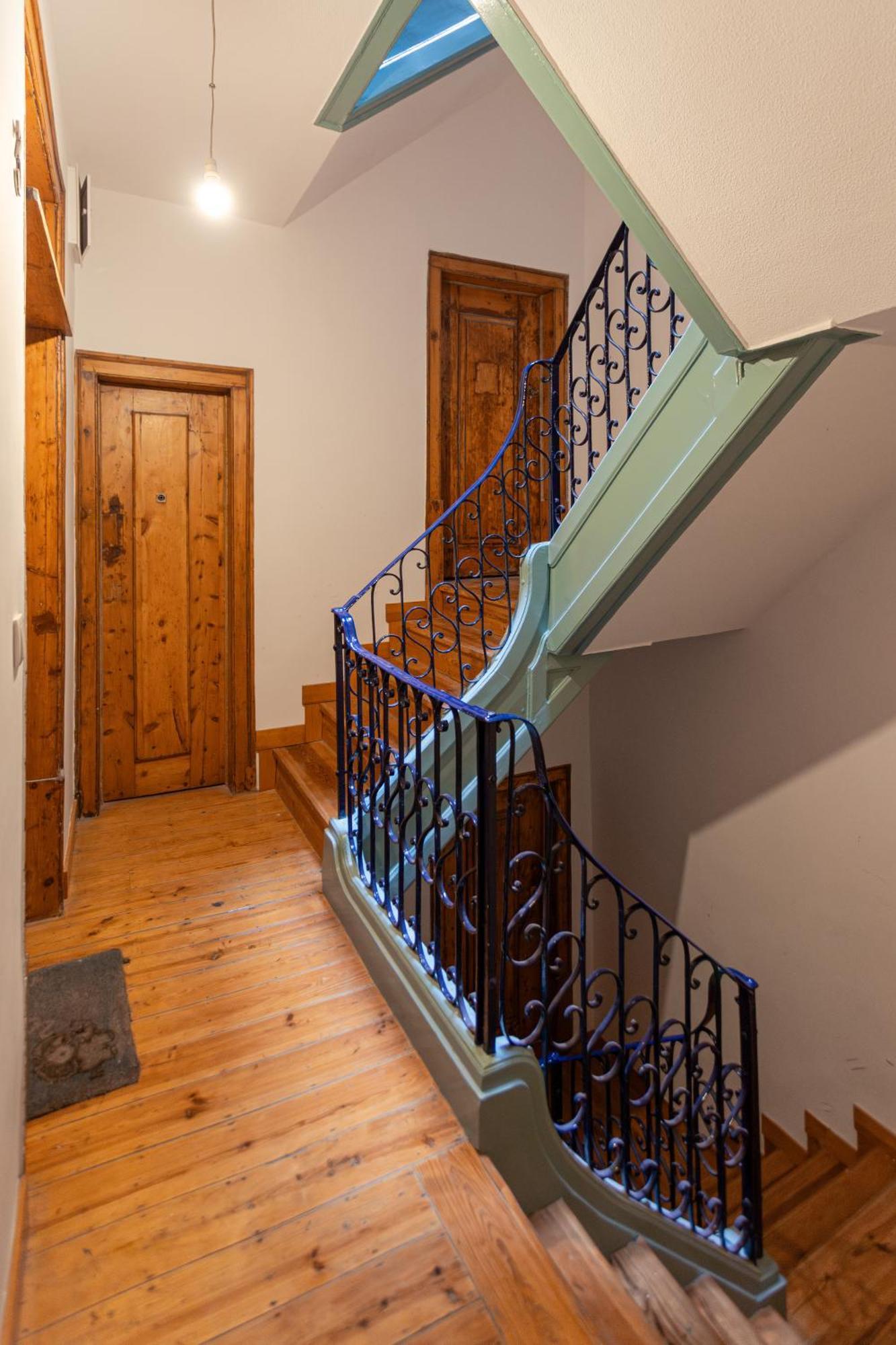 ALTIDO Vintage 2BR Apt in Chiado, nearby Rossio train station Lisboa Exterior foto