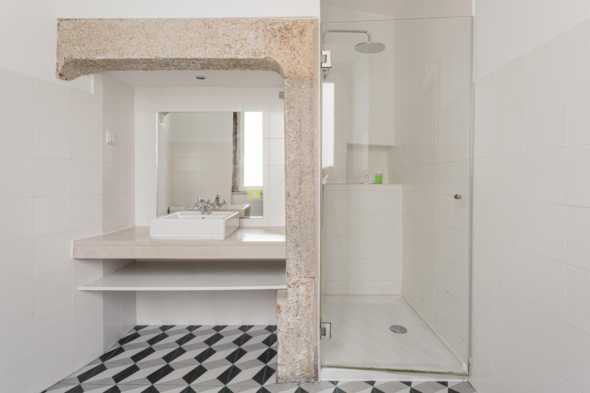 ALTIDO Vintage 2BR Apt in Chiado, nearby Rossio train station Lisboa Exterior foto
