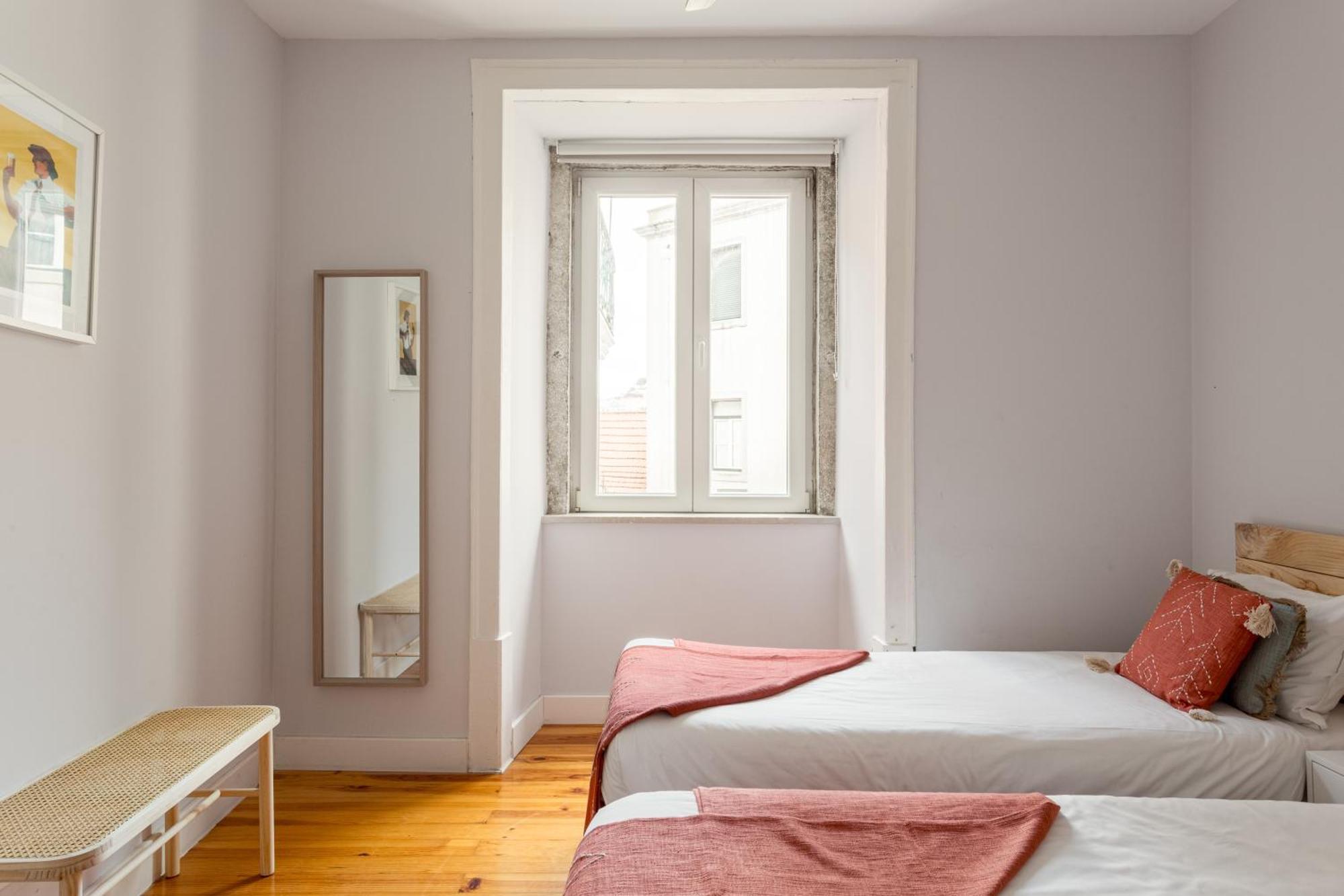 ALTIDO Vintage 2BR Apt in Chiado, nearby Rossio train station Lisboa Exterior foto