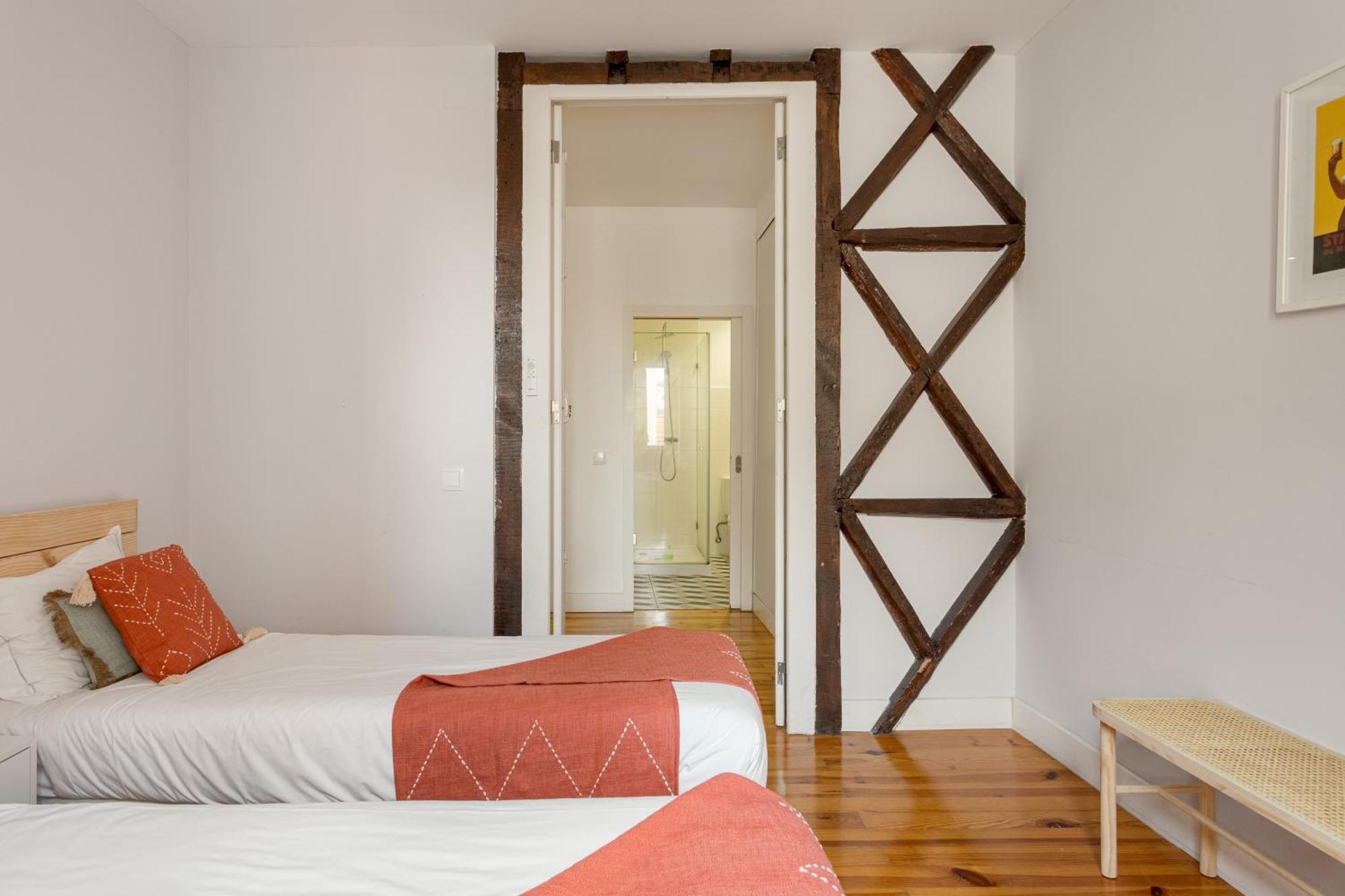 ALTIDO Vintage 2BR Apt in Chiado, nearby Rossio train station Lisboa Exterior foto