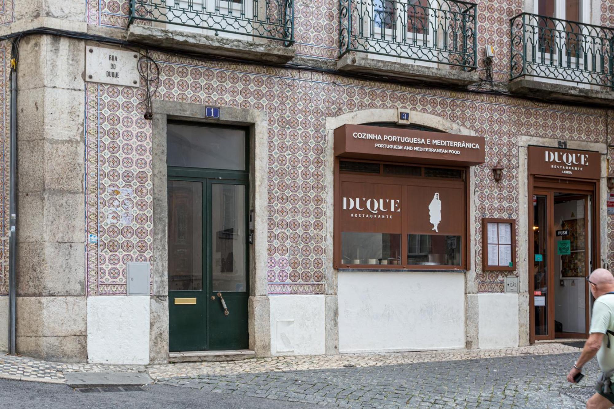 ALTIDO Vintage 2BR Apt in Chiado, nearby Rossio train station Lisboa Exterior foto