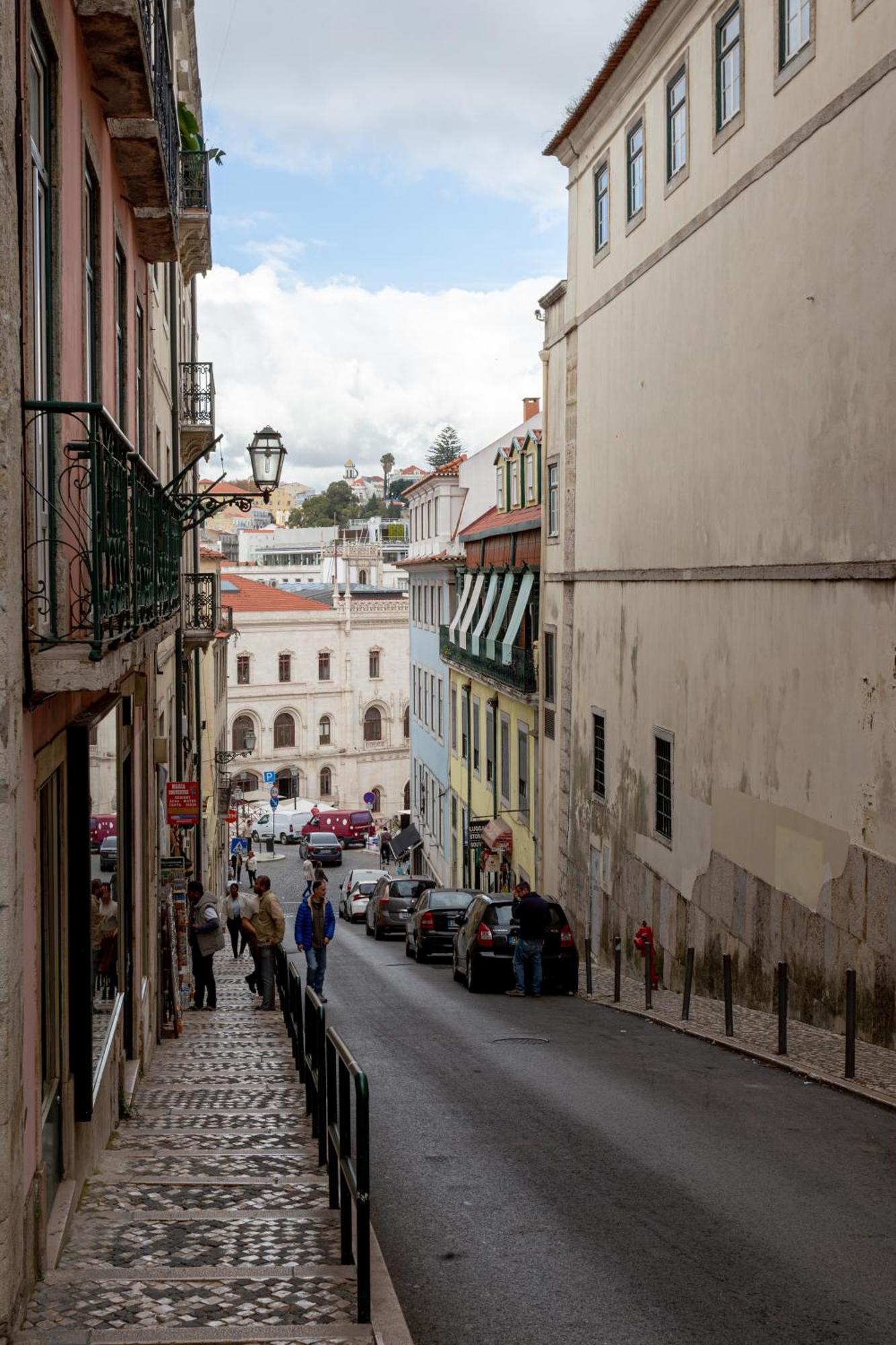 ALTIDO Vintage 2BR Apt in Chiado, nearby Rossio train station Lisboa Exterior foto