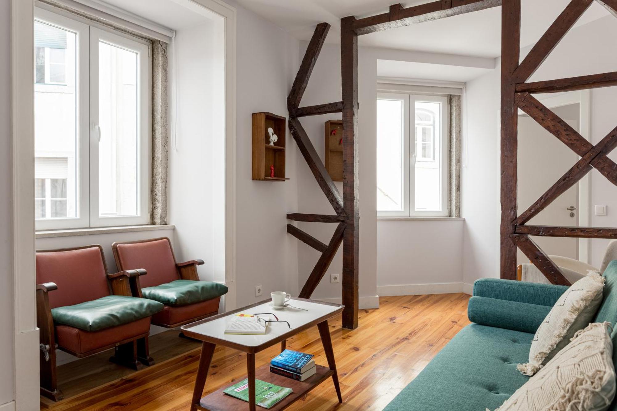 ALTIDO Vintage 2BR Apt in Chiado, nearby Rossio train station Lisboa Exterior foto