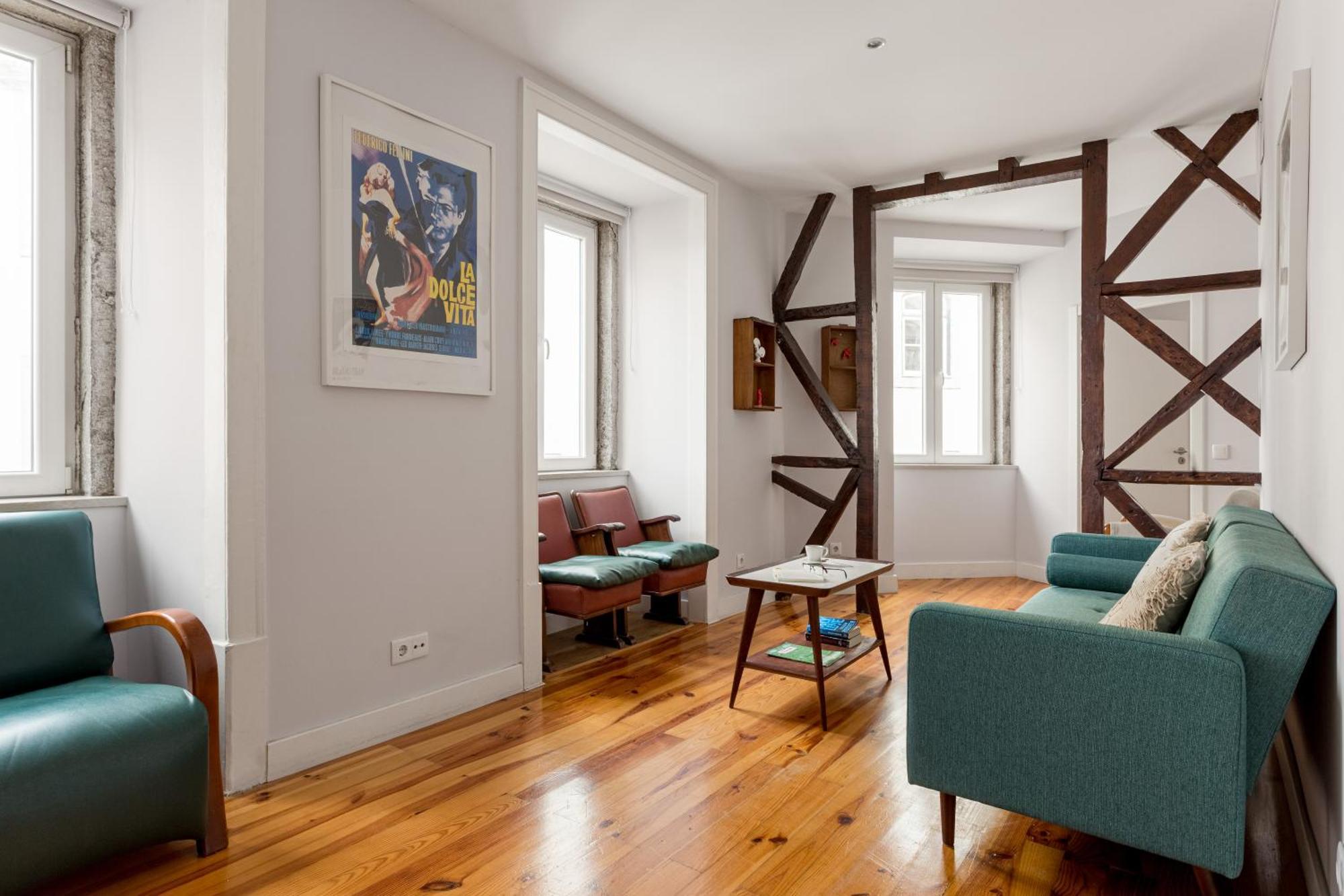 ALTIDO Vintage 2BR Apt in Chiado, nearby Rossio train station Lisboa Exterior foto
