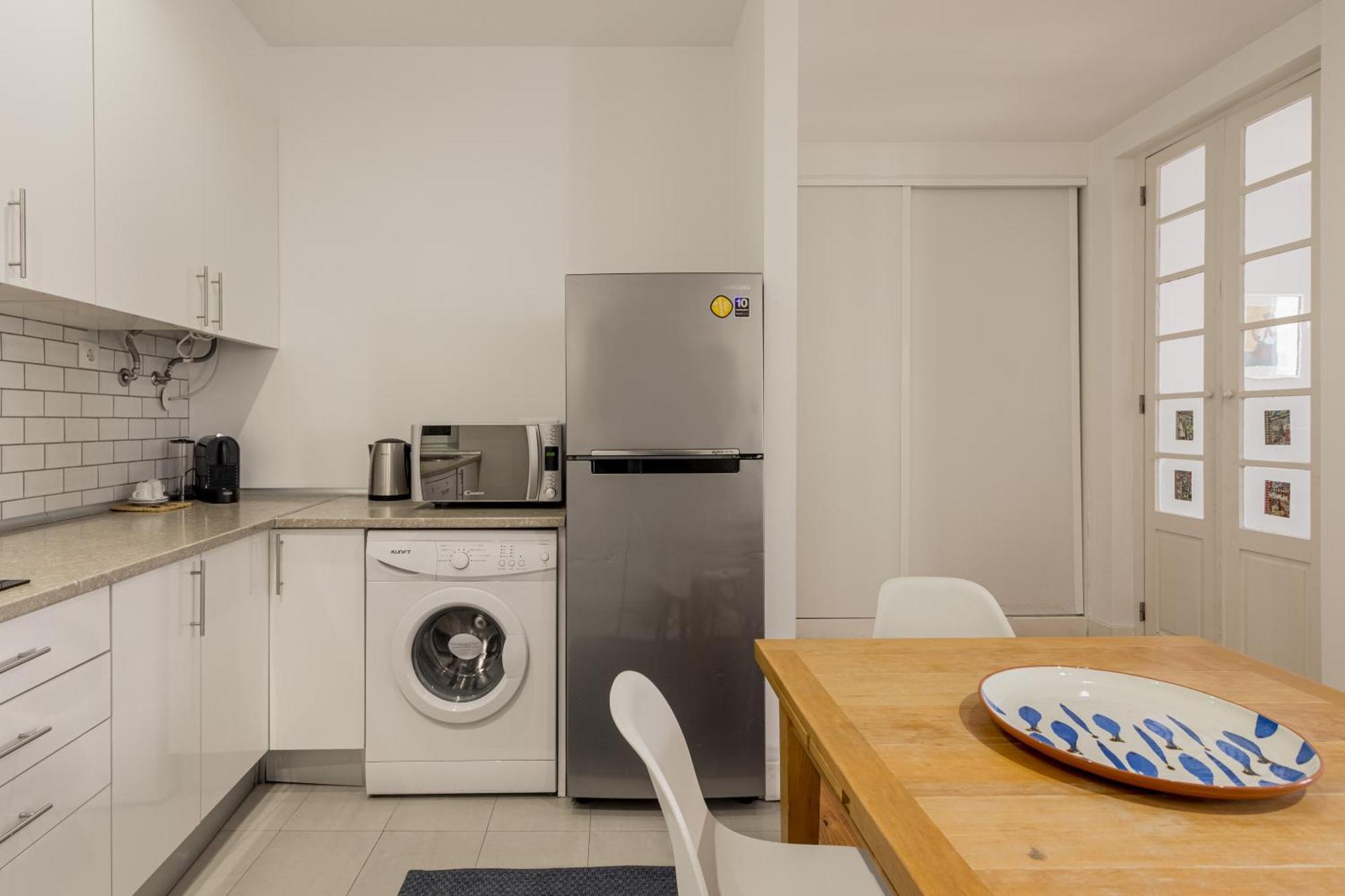 ALTIDO Vintage 2BR Apt in Chiado, nearby Rossio train station Lisboa Exterior foto
