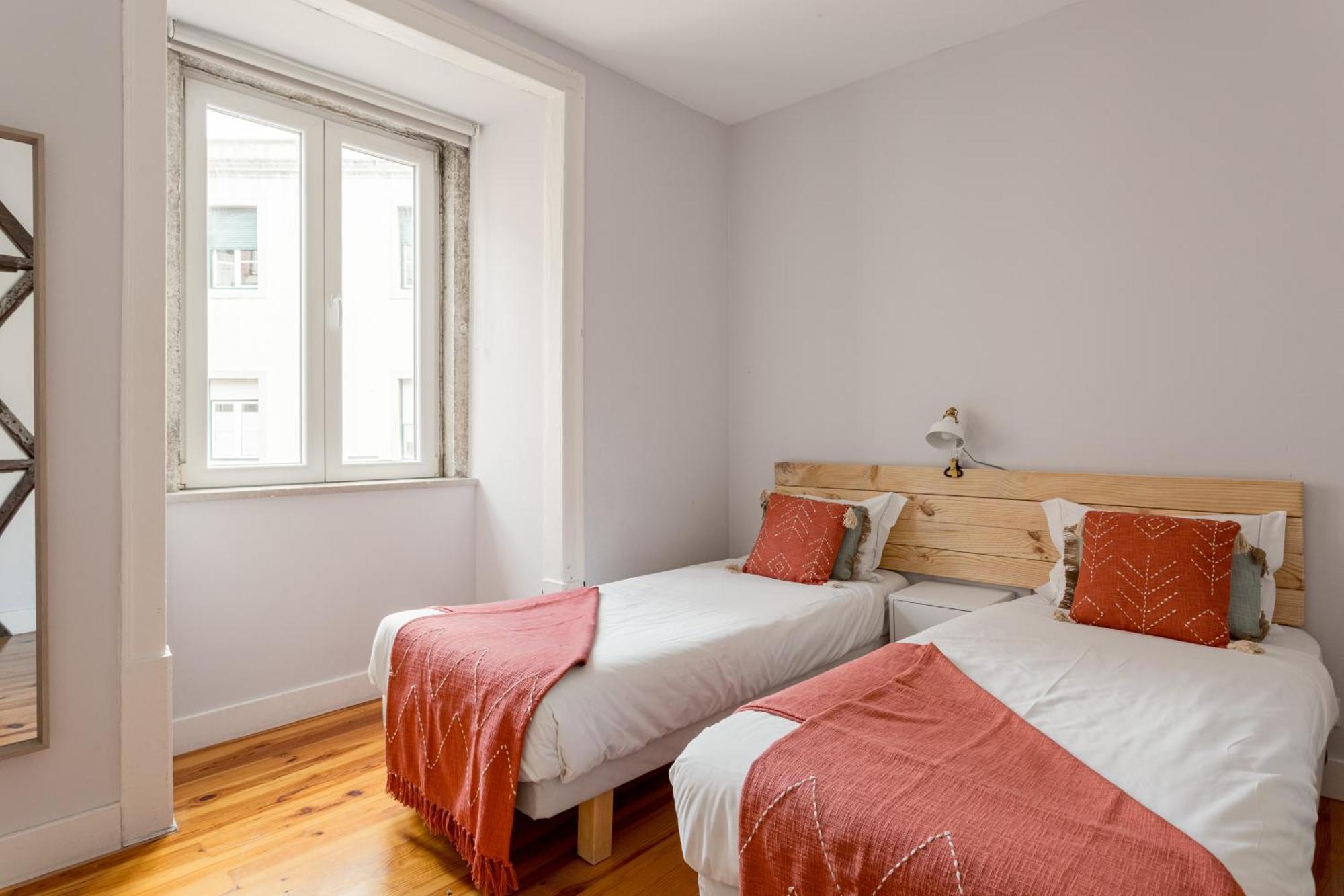ALTIDO Vintage 2BR Apt in Chiado, nearby Rossio train station Lisboa Exterior foto