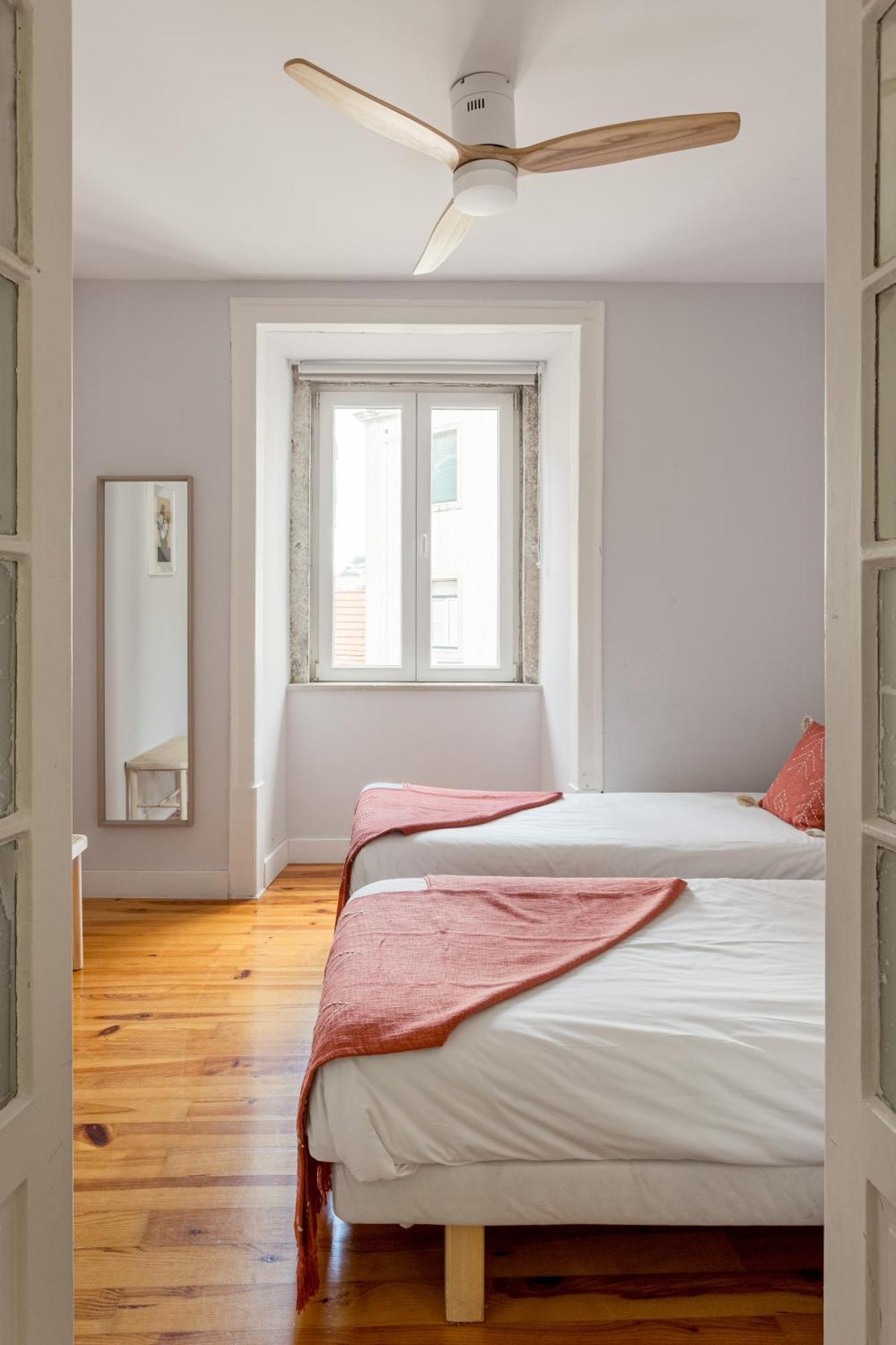 ALTIDO Vintage 2BR Apt in Chiado, nearby Rossio train station Lisboa Exterior foto
