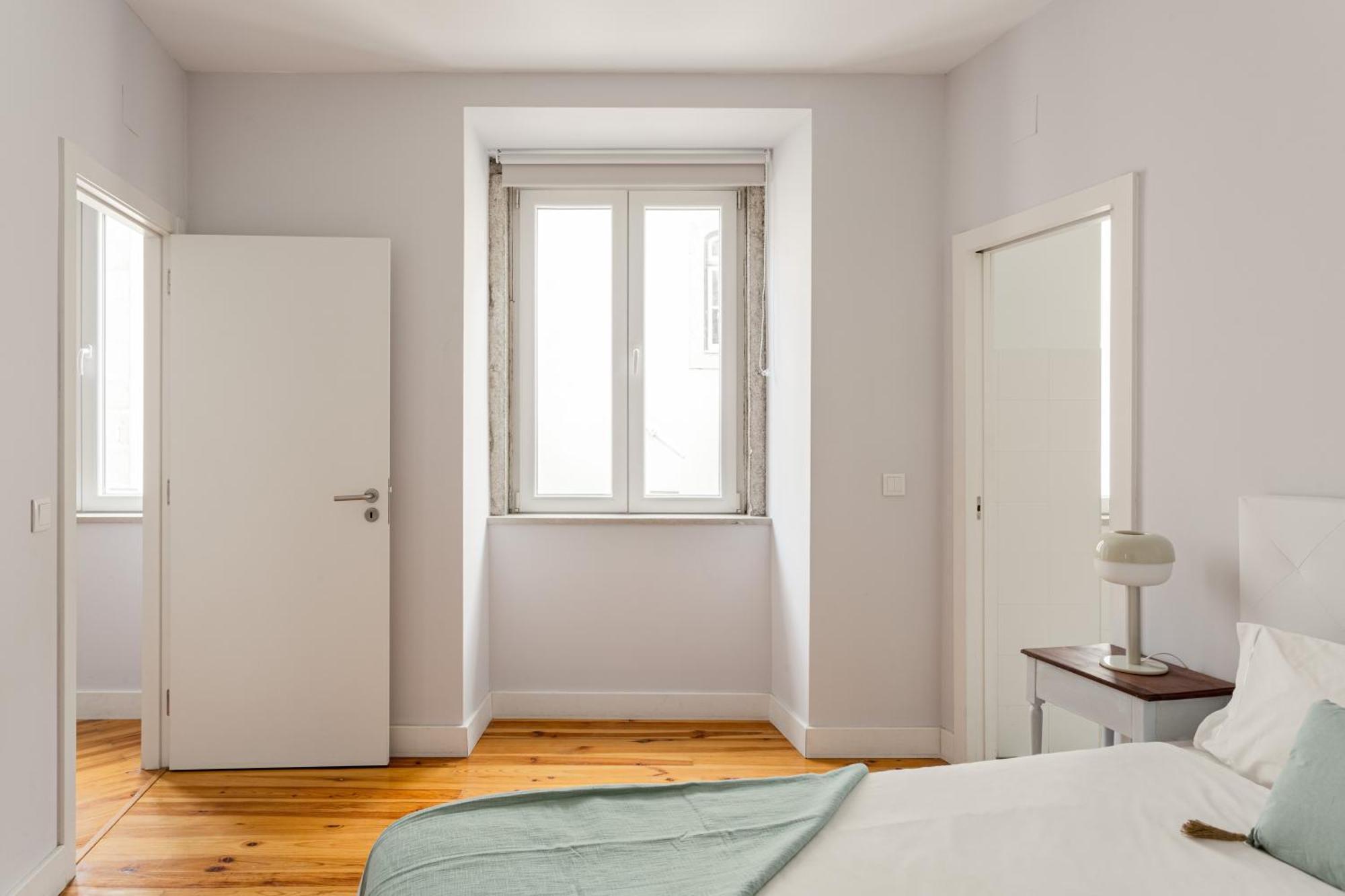 ALTIDO Vintage 2BR Apt in Chiado, nearby Rossio train station Lisboa Exterior foto